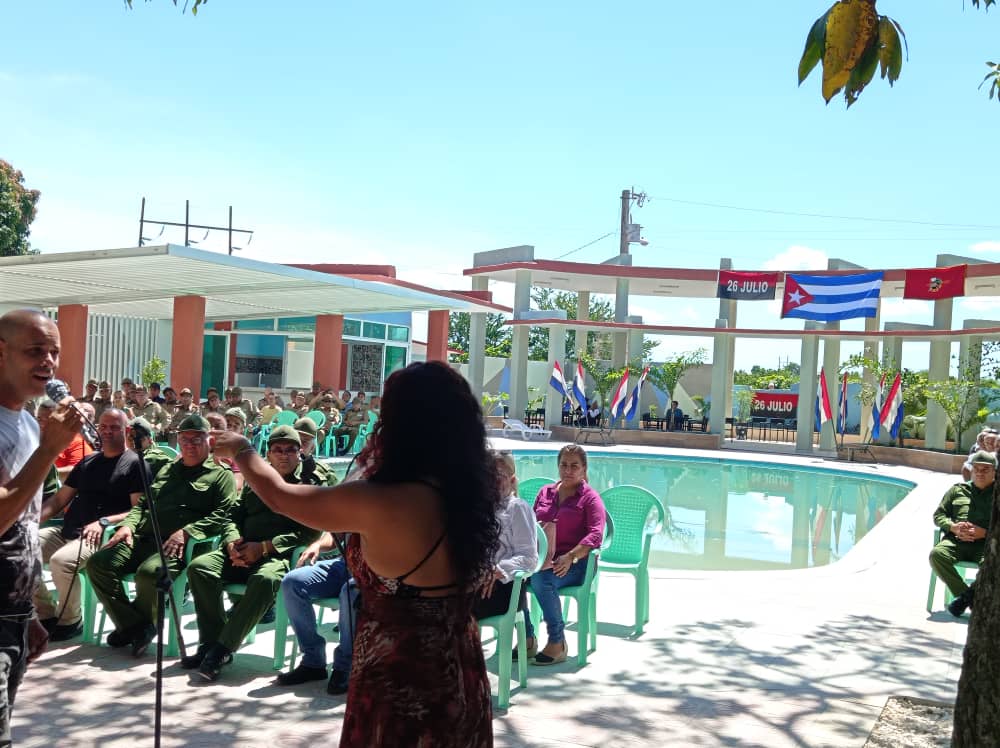CentralEjercito's tweet photo. 🏖️ Inicia el #VeranoConTodos  en todo nuestro territorio 😀. 
🤣A disfrutar..‼️ https://t.co/3FNXnKDalp