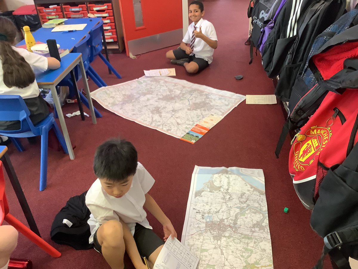 TyntesfieldPB's tweet photo. Big map work in Geography this week! Even caught one ‘mapping’ on the job 😂 https://t.co/KLgU2Gn3Js