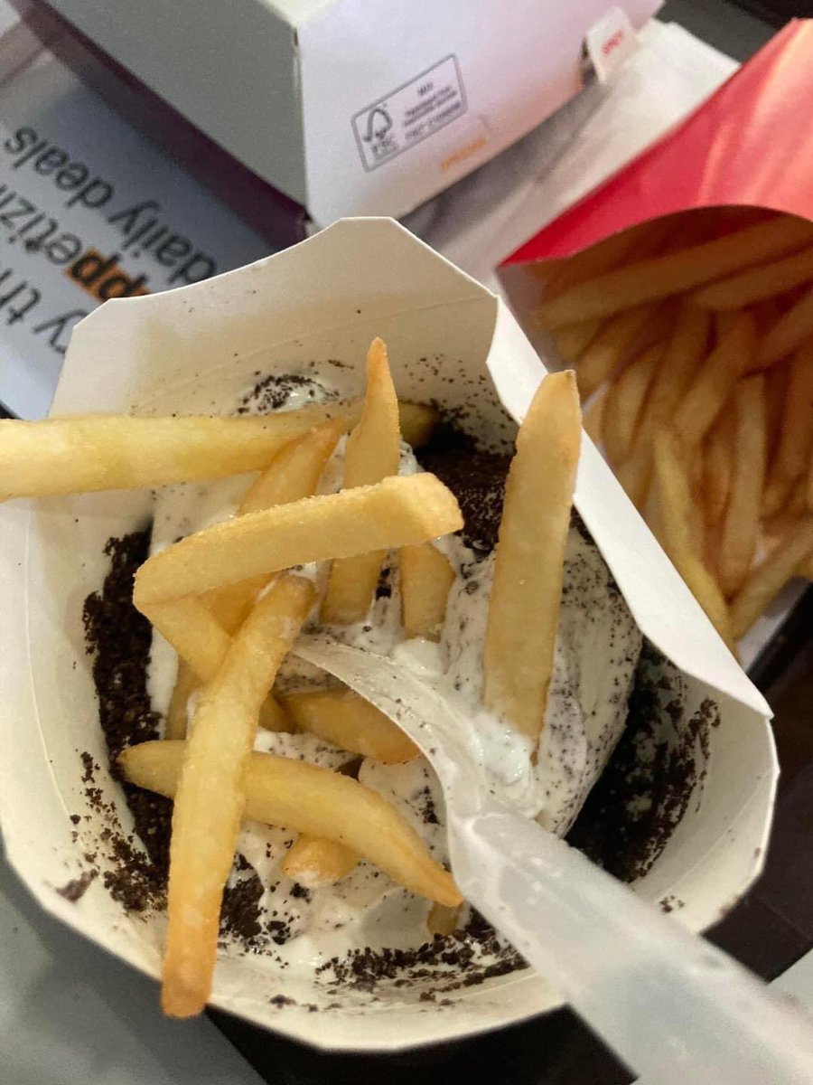 Salí con una chica y le echo las papas al helado, por favor sáquenme de aquí