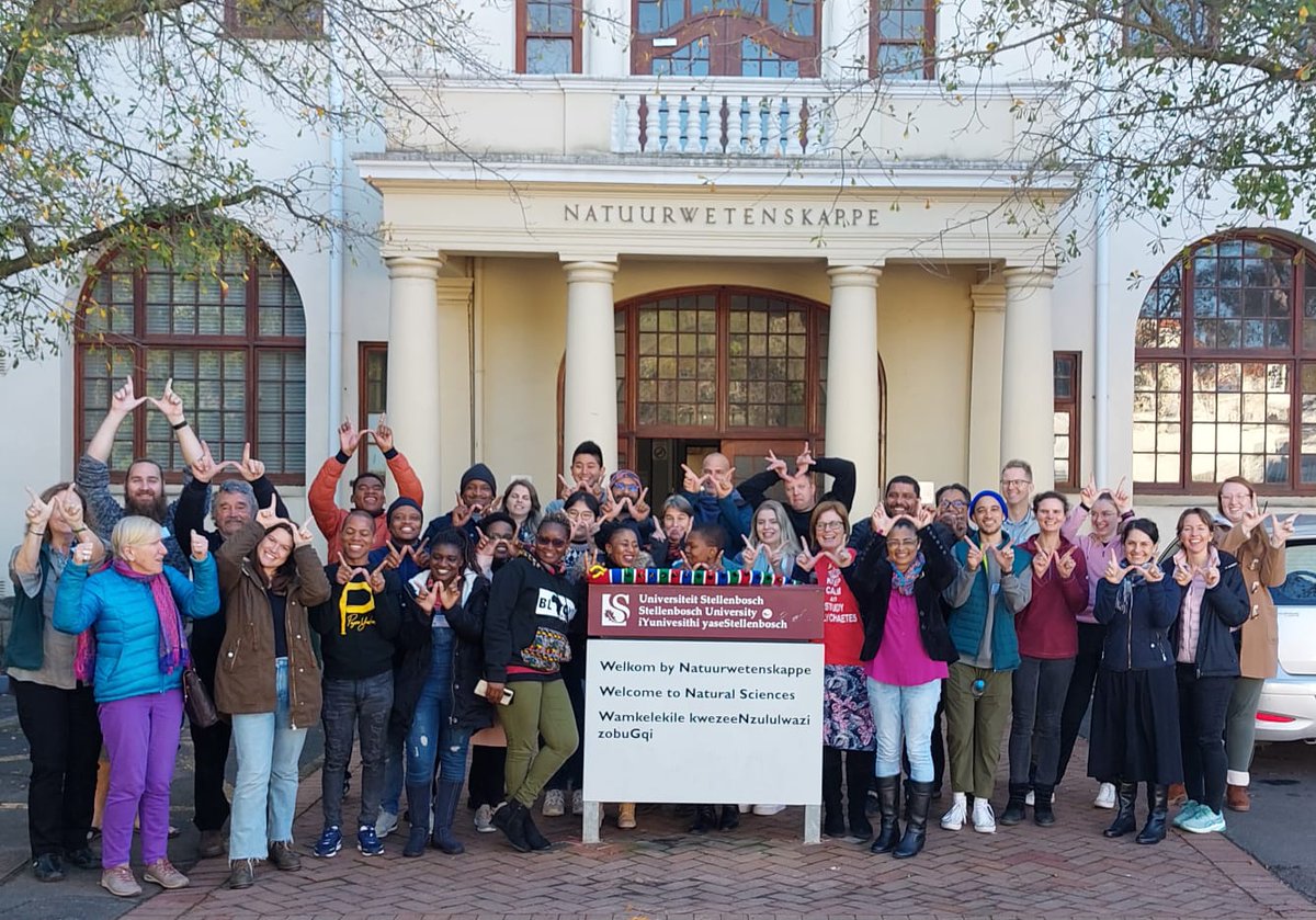 IPC2023's tweet photo. Happy Polychaete Day!!! #IPC14 #PolychaeteDay, #Simonlab https://t.co/Tb6Oejies8