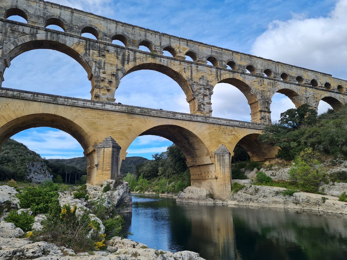 L'impressionnant et Magique Pont du Gard visible également en vidéo sur le lien suivant youtu.be/CFbn13HhrY8

#MagnifiqueFrance
#FranceTerreDePatrimoine