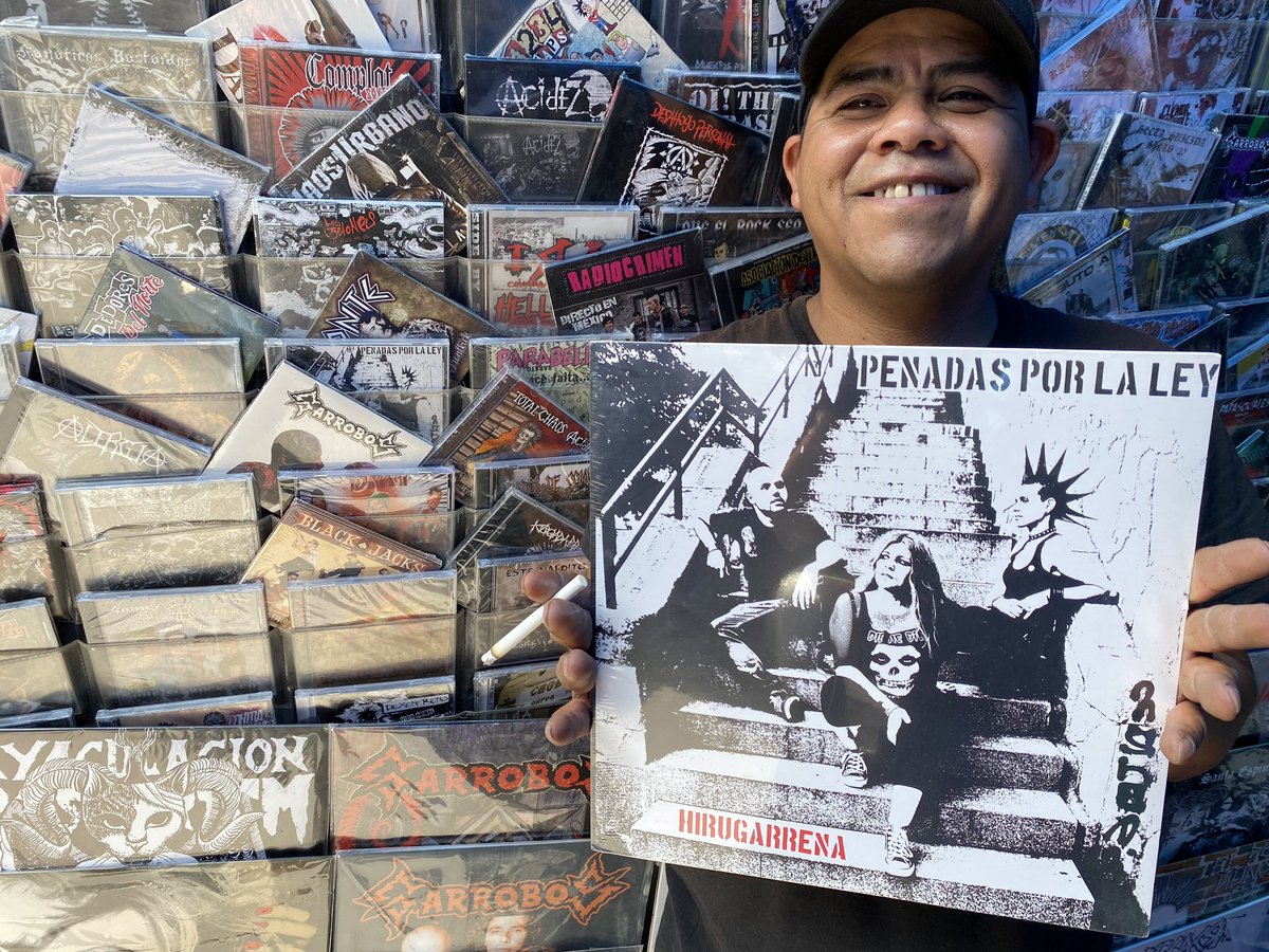 Con todo excelente ruido desde nuestro local en el Tianguis Cultural Del Chopo!!!

#coleccionistasdediscos #PenadasPorLaLey #TianguisdelChopo #bambamrecords