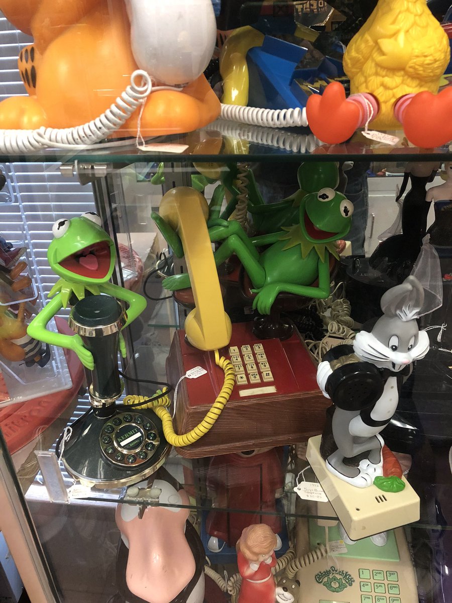 Hey my #TheOrville family!
Saw this at the @BarkerMuseum today and immediately thought of Captain Ed Mercer!
@SethMacFarlane #RenewTheOrville #Kermit