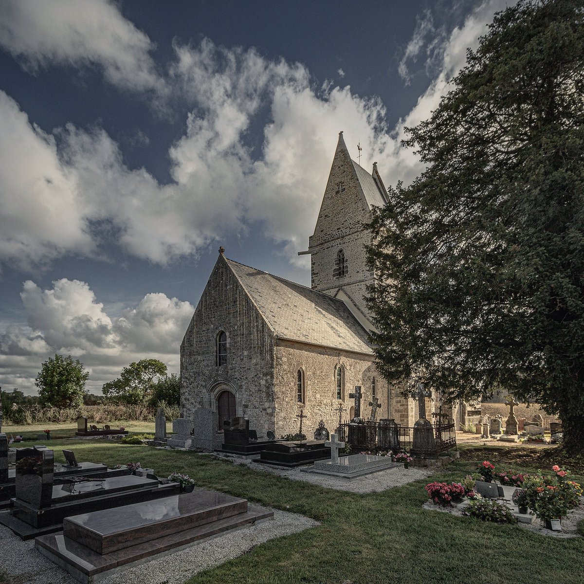 Angoville-au-Plain 

m.facebook.com/story.php?stor…