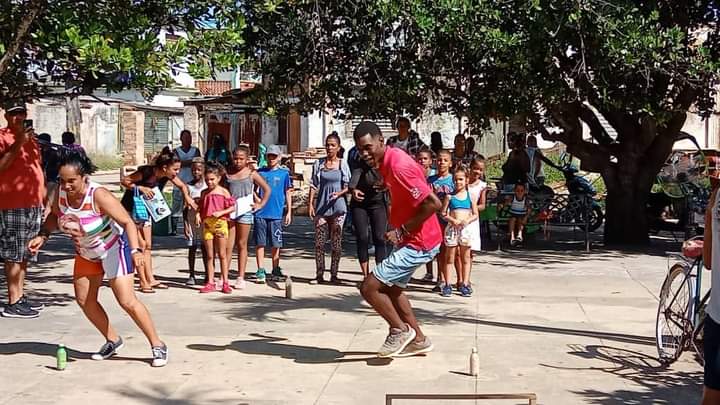 #MatancerosEnVictoria 
#PedroBetancourtEnVictoria <a href="/estrada_yonel/">Yonel Estrada Ramírez</a> <a href="/NovalCruz/">Yanet Noval Cruz</a> <a href="/DiazOslay/">Oslay Díaz Pagés</a> <a href="/DiazCanelB/">Miguel Díaz-Canel Bermúdez</a> <a href="/SuselyMorfaG/">Susely Morfa González</a> <a href="/mariofsabines/">Mario Sabines Lorenzo</a> <a href="/RamonGomezMedi4/">RamonGomezMedina</a> #PedroBetancourtEnVictoria #MatancerosEnVictoria #Matanzas #Cuba #PoderPopular