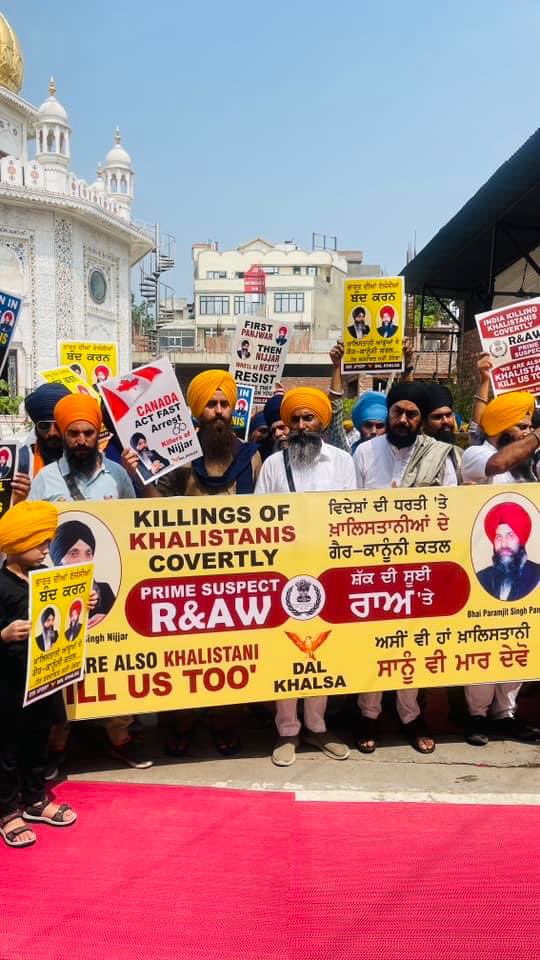 GurpreetSSahota's tweet photo. Sikhs protesting in front of RAW’s Amritsar office in regards to killing of Bhai Hardeep Singh Nijjar in Surrey. https://t.co/PcmoNulXSL