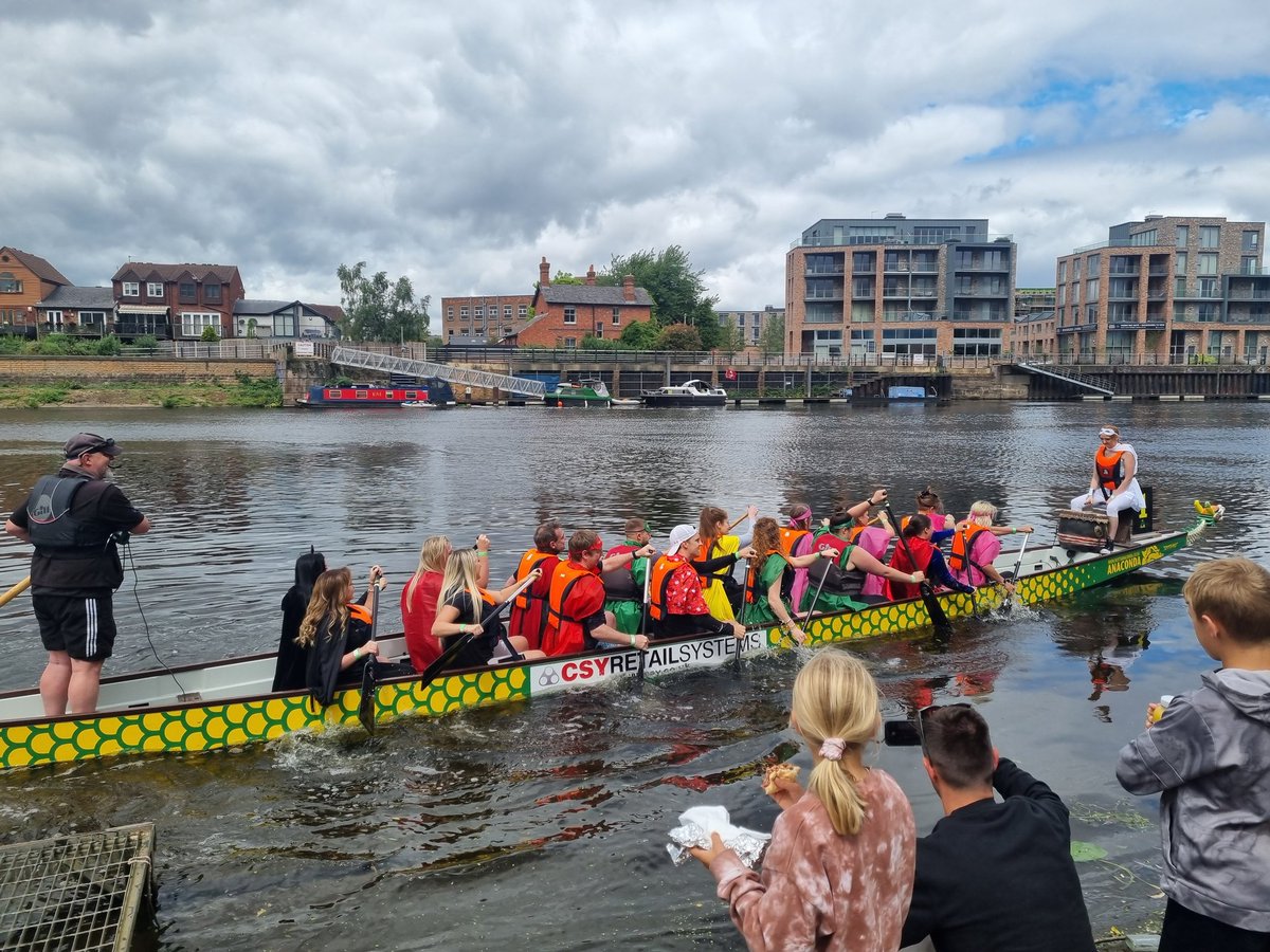 rebecca_tivey's tweet photo. Amazing Team Majorly Traumatised efforts today. Taking  🥉place in the @NUHCharity Dragon Boat Race. Doing our team and patients proud as always @EastMidsMTC @MiriamMutize @NUHSurgery @TeamNUH https://t.co/c8OarCvZ6J
