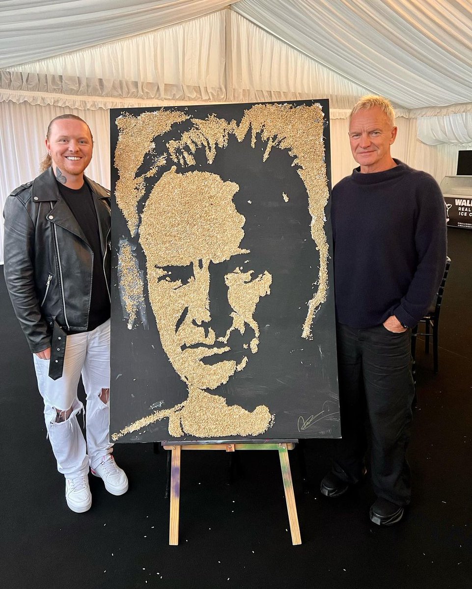 MFRemillard's tweet photo. #Stingโฆ in barley !
Pop Culture artist Nathan Wyburn Art created a portrait of Sting backstage at #LythamFestival using nothing but Barley, inspired by his hit single 'Fields of Gold'... and Sting LOVED it!
#FieldsOfGold #FieldsOfBarley #Food #Art https://t.co/QIZ2ADljkR
