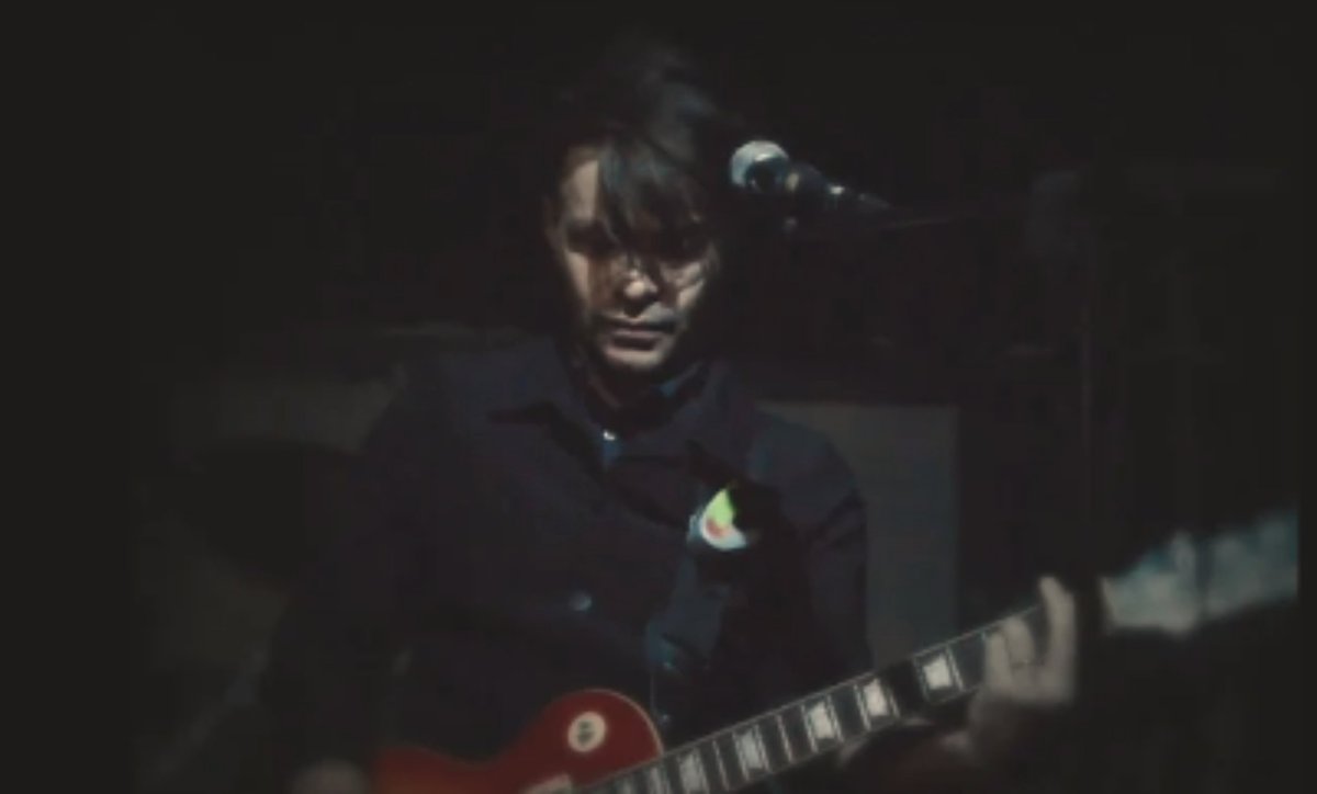 Chat with Justin online LIVE! The stream will start on Saturday, July 8 at 20:00 (CET) / 2:00PM (EST). Mind your time-zone! 📷

Here is the link to you YouTube LIVE stream:
youtube.com/live/TcN0VVMpz…

#feedingfingers #punk #indie #postpunk #darkindie #dreampop #shoegaze #indierock