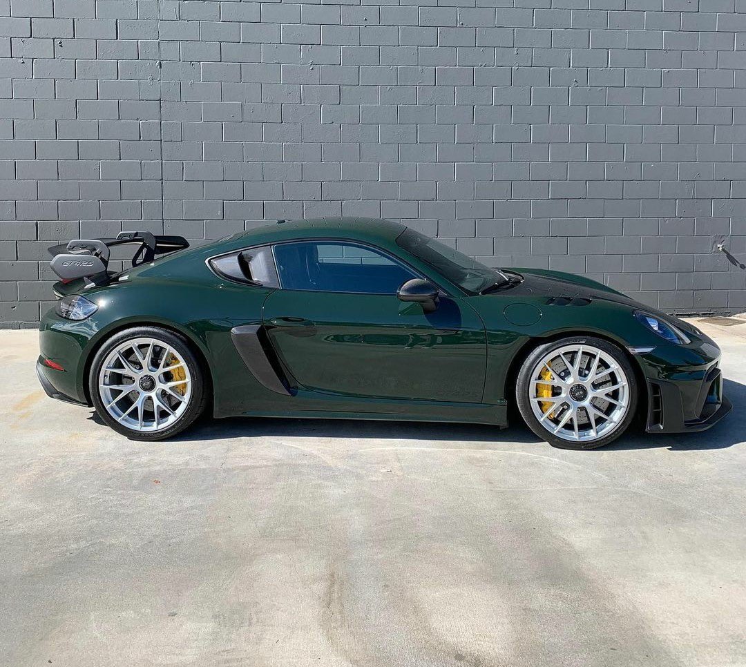 Paint-to-Sample Brewster Green Cayman GT4 RS