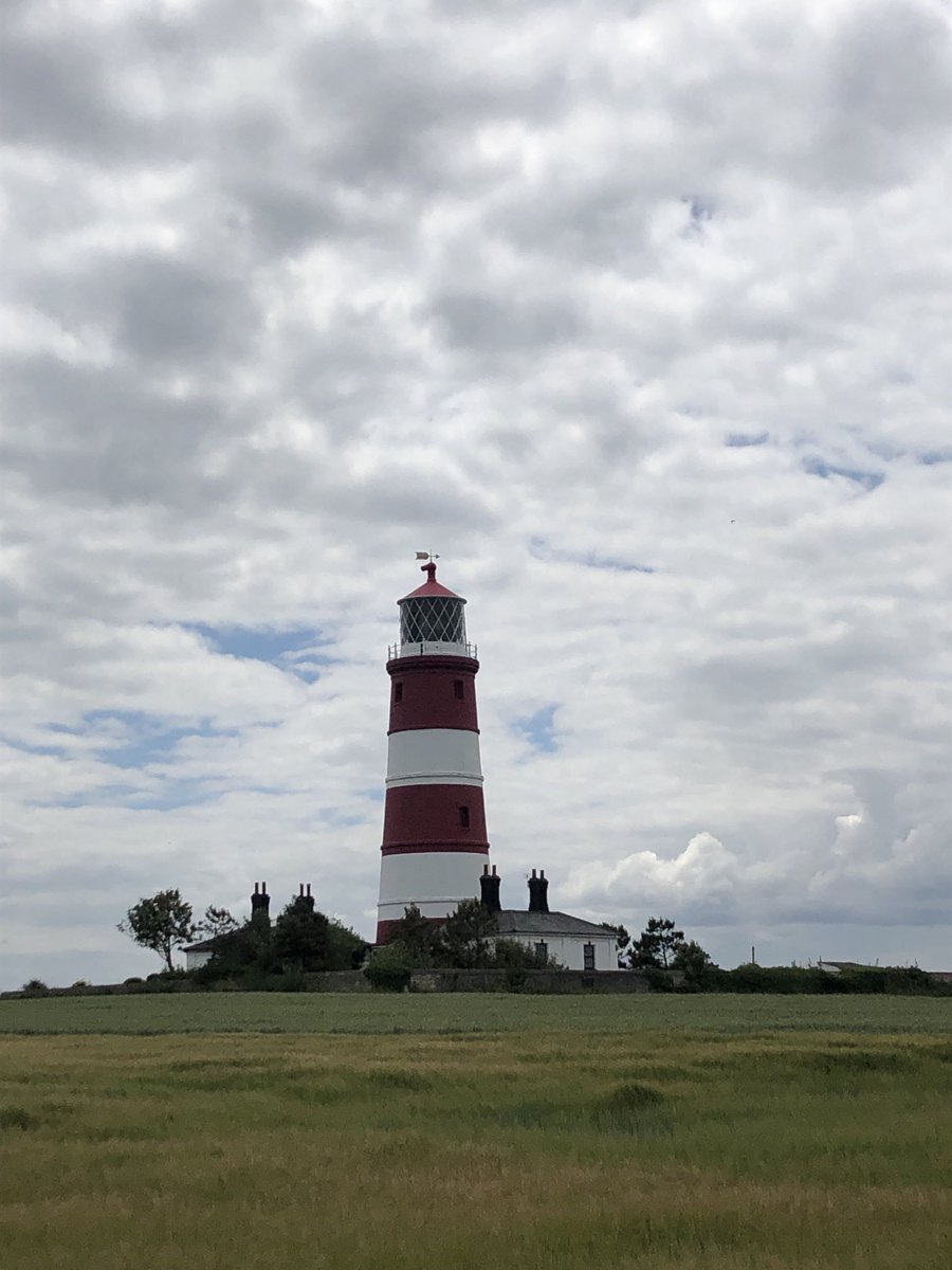 ⁦<a href="/WeatherAisling/">Aisling Creevey</a>⁩ ⁦<a href="/ChrisPage90/">Chris Page - Weatherman</a>⁩    Happisburgh lighthouse today. Beautiful clouds