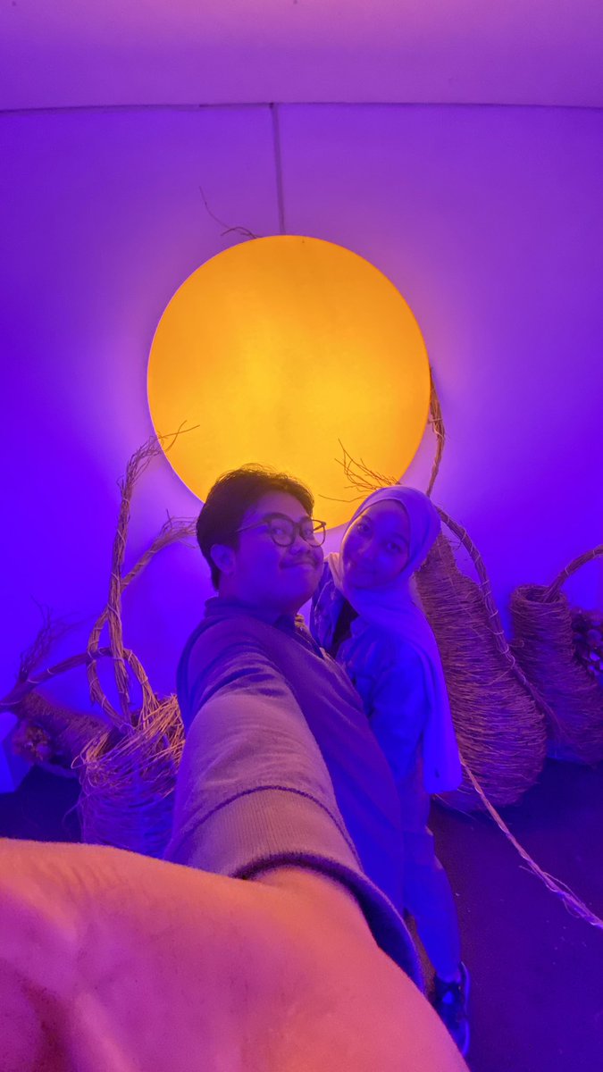 wargaasean's tweet photo. #qvlog + pict remang remang https://t.co/wXDaYSQqeW