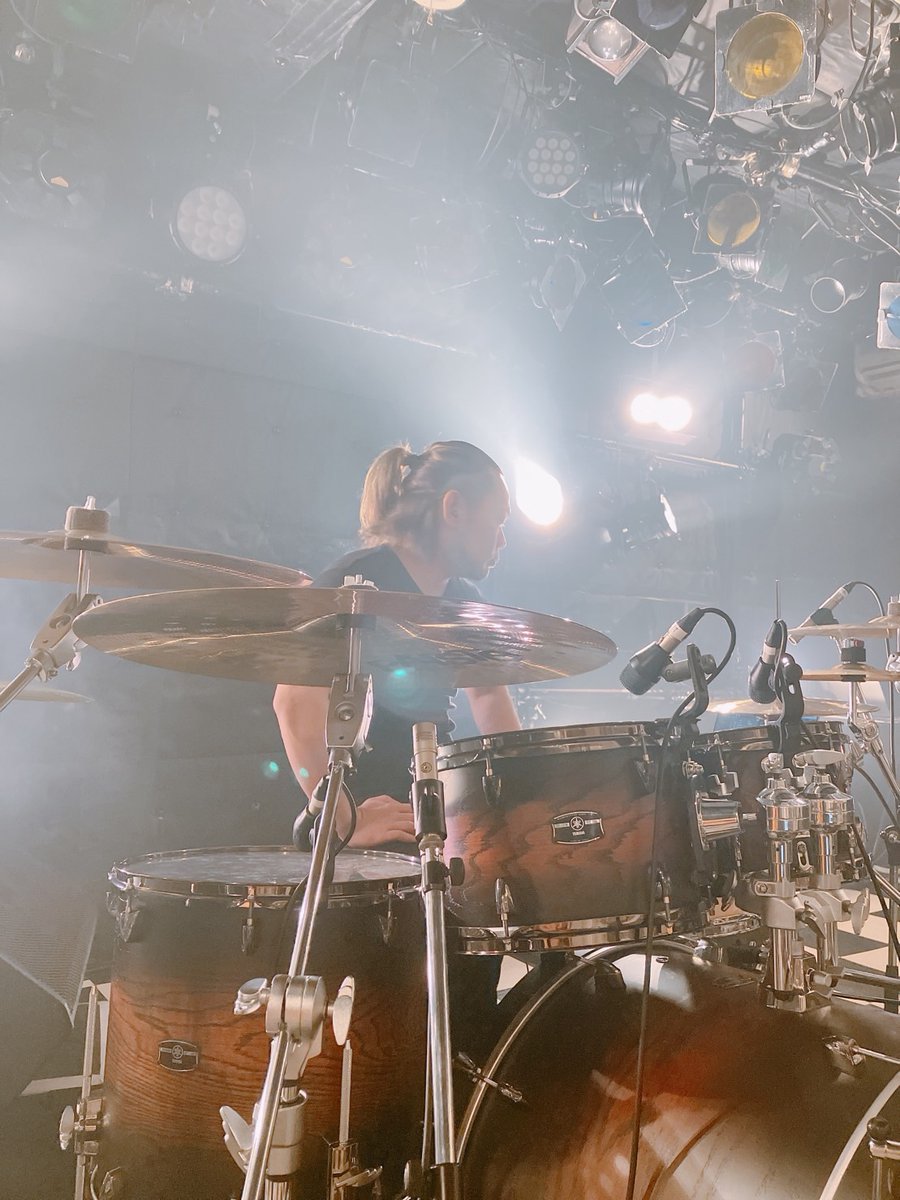 Fujan_Dr's tweet photo. 真夏の俺たち in Osaka ありがとうございました！！
ホンマに灼熱で汗もいっぱいかけたし、新曲も発表できてメチャ最高でした！！
ろまんさんに撮ってもらったサウンドチェックの写真です！！ https://t.co/yjng6oIA5p