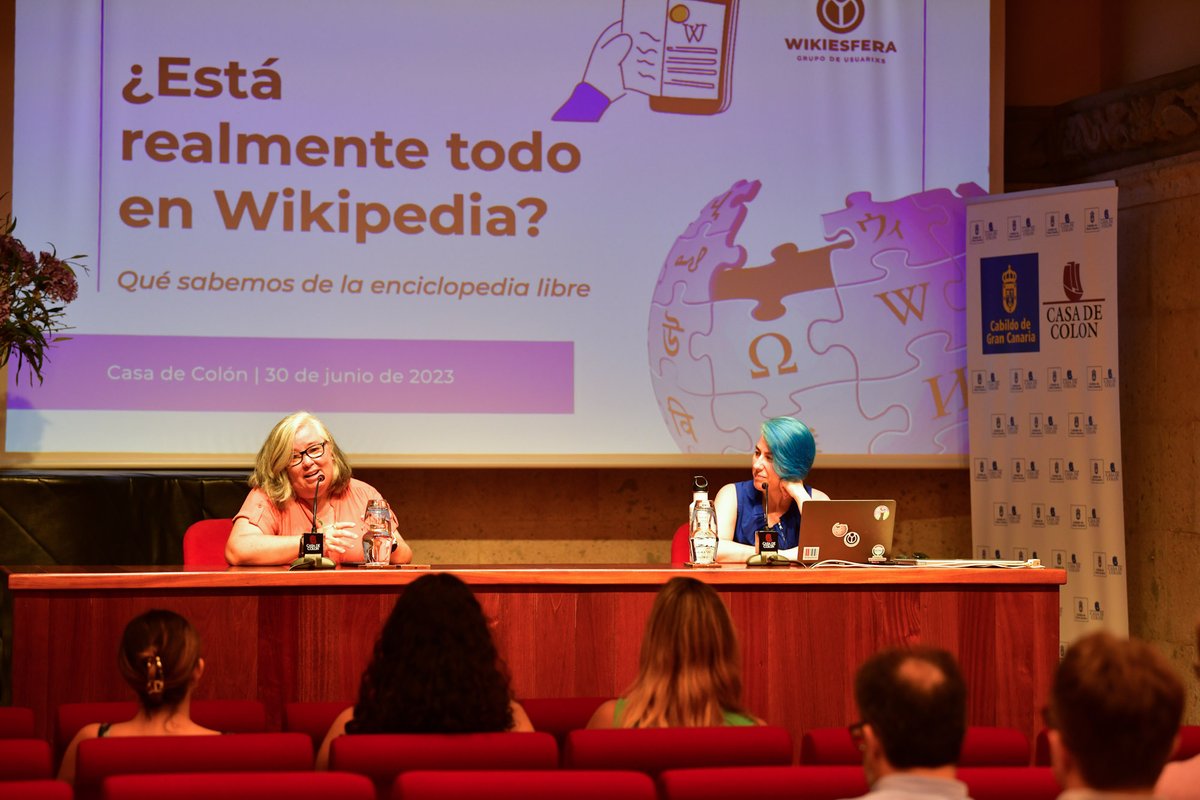 gcisladearte's tweet photo. Muy buena intervención de @PatriHorrillo ayer en su charla-coloquio "¿Está realmente todo en #Wikipedia?". Nos quedamos con ganas de conocer más de la famosa enciclopedia digital.

[📸 Ernesto r. Ageitos]

#grancanariaisladearte #mubeagrancanaria #museodebellasartesdegrancanaria https://t.co/lg01OwxxHj