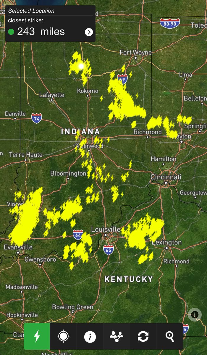 oralcarter376's tweet image. #WeatherBug Spark ⚡️

Lots of #lightningstrikes, nature “fireworks #inwx #kywx #uswx