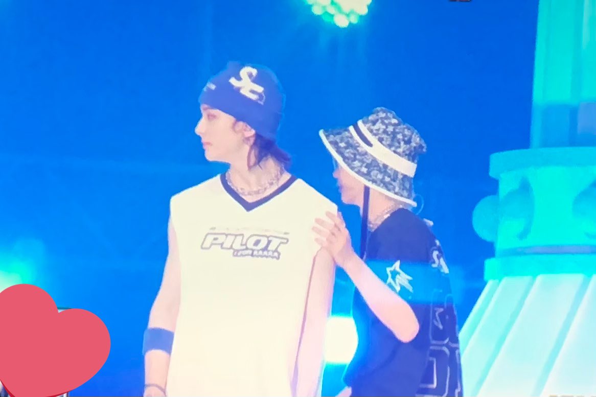 deogratias_hf's tweet photo. 230701 팬미팅 

#현진 #Hyunjin #Felix #필릭스 #용복
#스트레이키즈 #StrayKids https://t.co/p8aFf0Yy9N