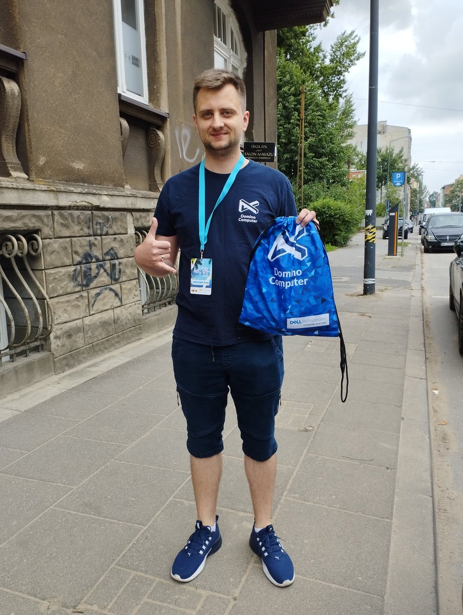 🎁 UWAGA KONKURS SPECJALNY🎁

Kto pierwszy znajdzie dzisiaj naszego Prezesa <a href="/SzonBejn/">Paweł "Goły" Gołucki</a> w Łodzi, zbije z nim pione i powie "Domino Gurom" otrzyma prezent w postaci worka i koszulki meczowej.

A jeszcze jedno, trzeba mieć lajka pod tym tweetem i folowa profilu.

Zapraszamy do zabawy