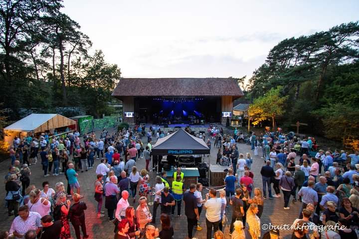 Nog even nagenieten met foto's en video's van "expired" events? 

Of het restant programma voor 2023 bekijken? 

Dat kan op onze nieuwe website!
openluchttheaterbrilmansdennen.nl