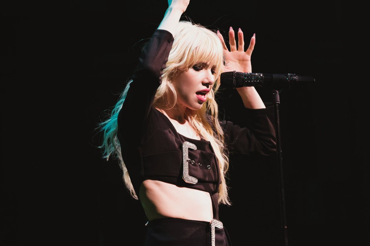 carlyraejepsen's tweet photo. Unforgettable night! 
We played Century Hall in Nagoya and we are still on a high from seeing all your beautiful faces. 🥰 https://t.co/GVg45VMU7P