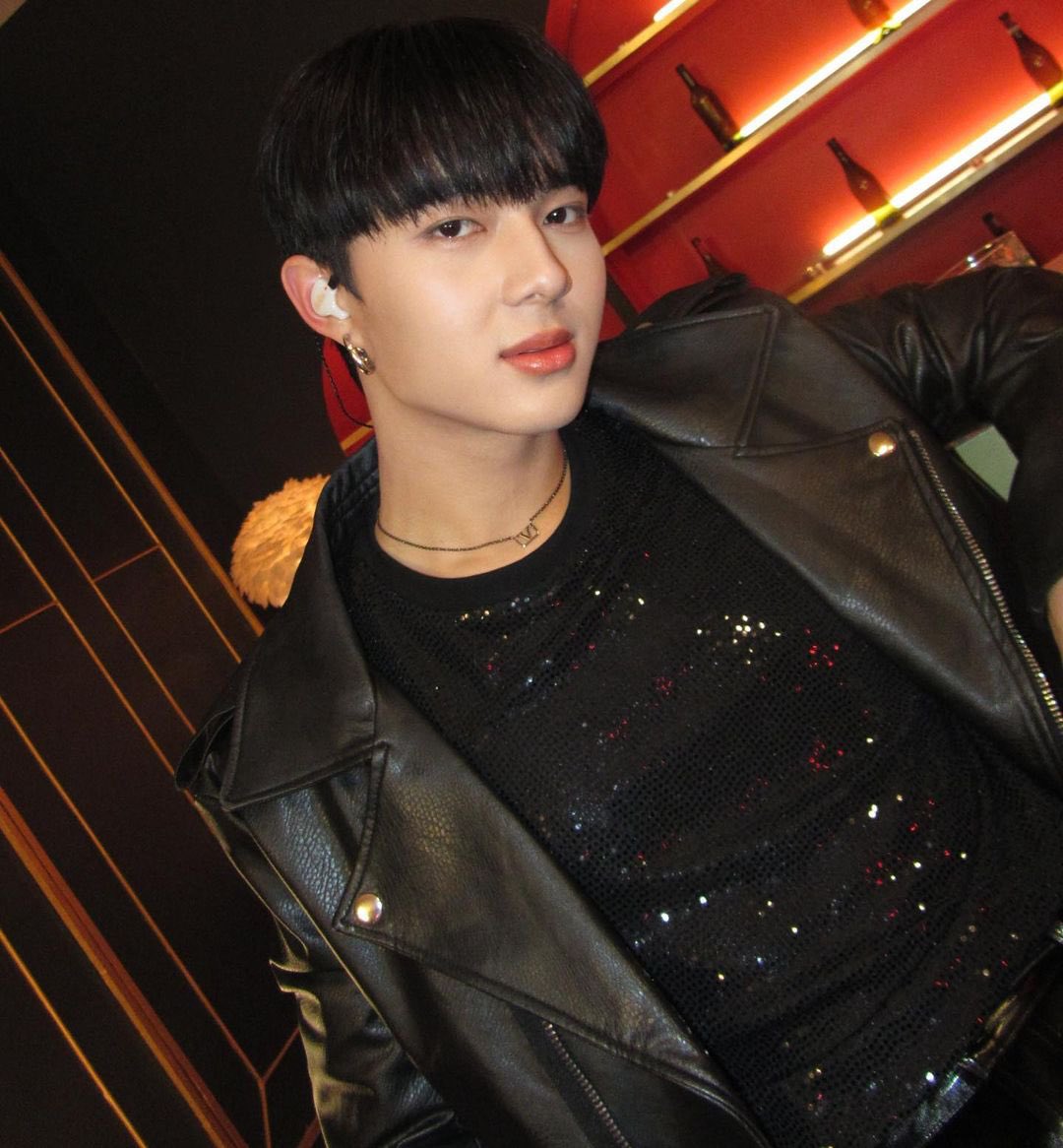 mommynunewz's tweet image. IG : cloudycon.p

พี่นิวเท่มาก🖤🫠

˚𖤐 @CwrNew 𖤐˚
#NuNew #NanaNu 
#PasscodeAllyxNuNew