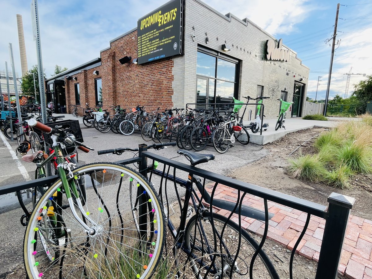 Excellent time in #Denver trail riding the Platt to connect w Emily <a href="/BikeThisCity/">Emily Kleinfelter</a> at <a href="/RaicesBrewing/">Raices Brewing Co.</a>! Drank beer, talked bikes, met awesome peeps. Nothing like irl convos + great beer!