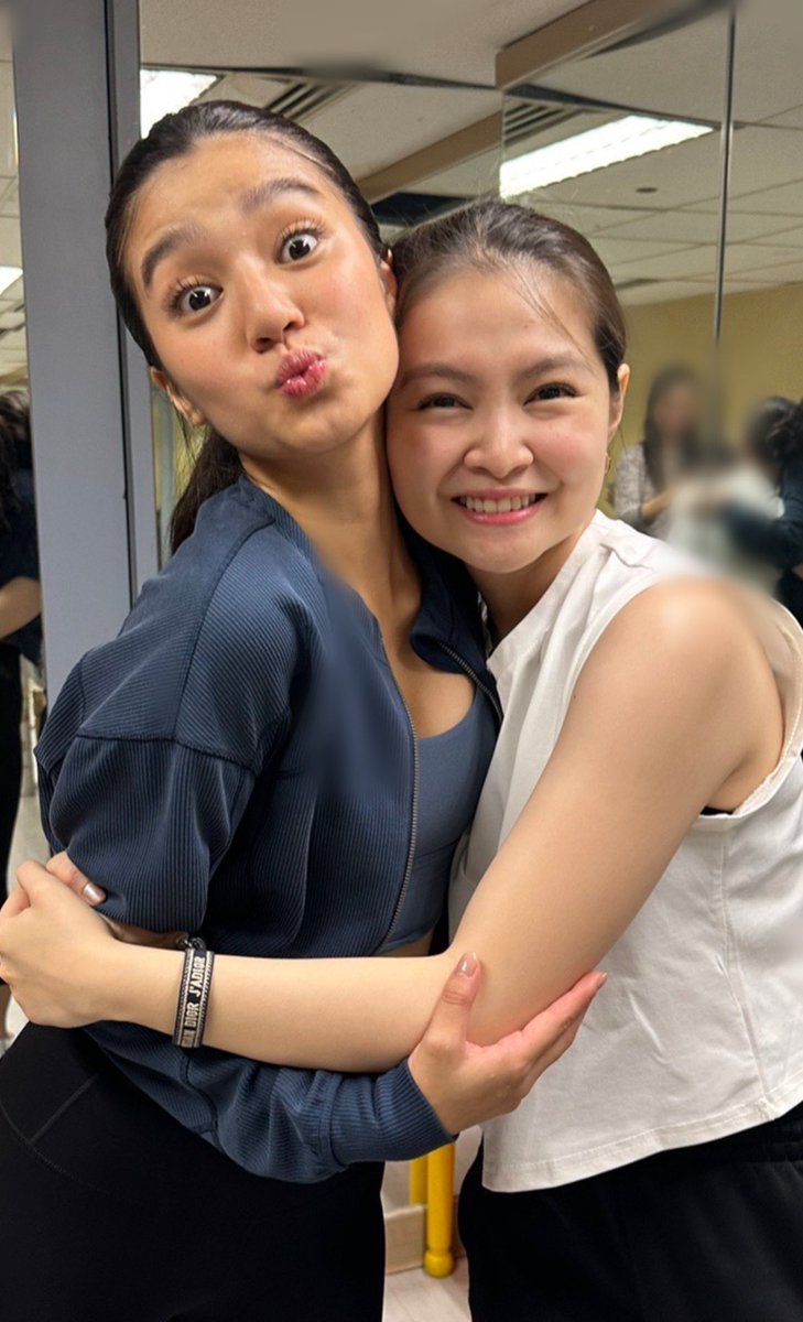 belindoll's tweet photo. the new gen phenomenal actress of abs cbn and the primetime princess of gma in one frame!!! belle mariano and barbie forteza 🥹🫶

#BelleMariano | Belle Mariano
#DonBelle https://t.co/FiX2Pfnfa7