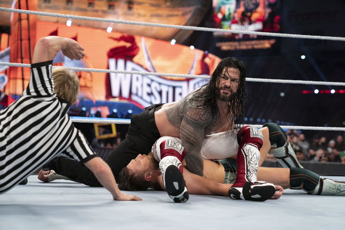 WWERomanReigns's tweet image. Smash em, Spike em, Stack em &amp;amp; Win.  #MITB #TribalChief @WWEUsos