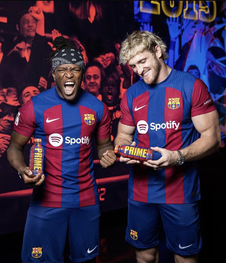 FlashcodeYT's tweet image. Logan Paul et KSI annoncent que leur boisson énergisante PRIME devient la nouvelle boisson hydratante officielle du FC Barcelone. 💙📷❤️