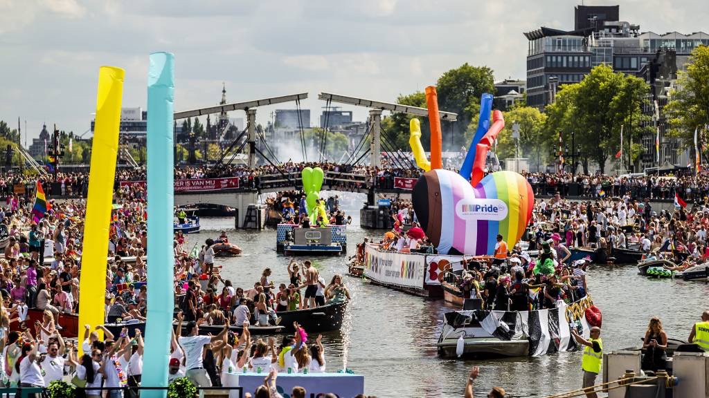 3Fach5G's tweet photo. #sommerpride #noAFD #wirsindmehr #lovewinsalways
#summerpride #geenAFD
#draagmeer #LoveWins https://t.co/TrbjgdTPee