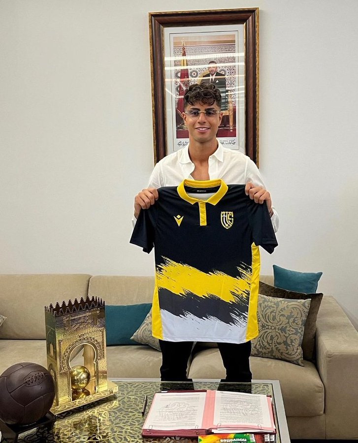 FlashcodeYT's tweet image. 🚨 OFFICIEL ! Hachim Mastour quitte Nahdat Zemamra (champion de D2 ) et signe à l'Union Touarga Sport (D1 )