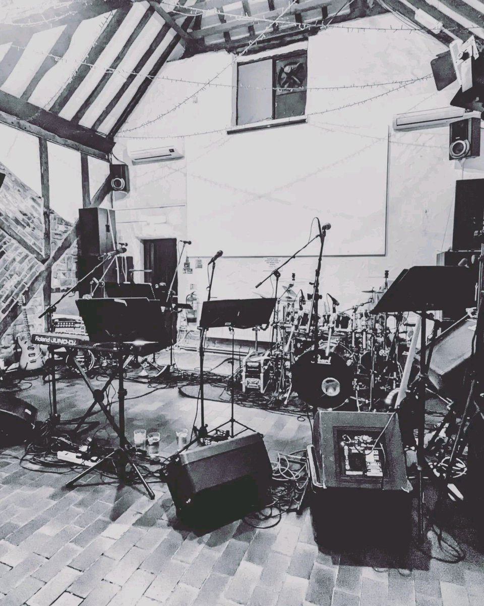 Last night's gig at The Old Mill with Brass Monkeys! Between gigs, work and life I haven't been posting much recently, but I am still writing behind the scenes! #CurrentlyReading 📚 #TheElecti ➡️ amzn.eu/d/ijBxeoO 🖊️ #Bookworm #under5k  #music #livemusic #gig #liveband