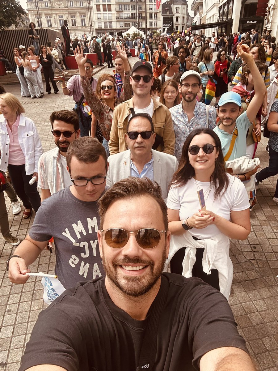 A la Marche des fiertés avec le Pt <a href="/LGBT_72/">Association Homogène</a> à <a href="/ofcourselemans/">Of course Le Mans</a>,  <a href="/SLeFoll/">Stéphane Le Foll</a>, <a href="/MKaramanli72/">Marietta Karamanli</a>, <a href="/EricMartineau72/">Éric Martineau</a>, <a href="/CBruleD/">Catherine Brulé-Delahaye</a>, <a href="/BAFFAGARD/">Blandine AFFAGARD</a> et les <a href="/jeunesadmd/">Les Jeunes ADMD</a> !

➕que jamais, continuer à se battre contre les#LGBTQIphobies !
#LeMans #Pride