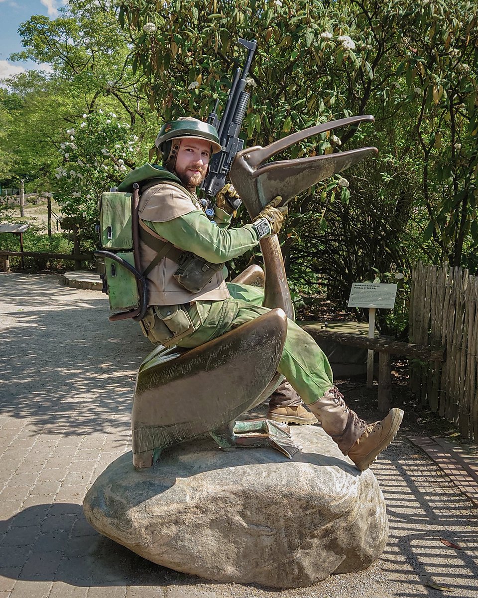 kurisuuu48's tweet photo. Testing out new ways of transportation for the rebels :D It's better than a bantha!
#starwars #returnofthejedi #endor #rebel #cosplay #costume #group #fun #soldier #trooper #rebelalliance #empire #photo #pathfinder #germanbaseyavin #battlefront #scifi #gby #rebellegion #rl https://t.co/1KK2qtQFY6
