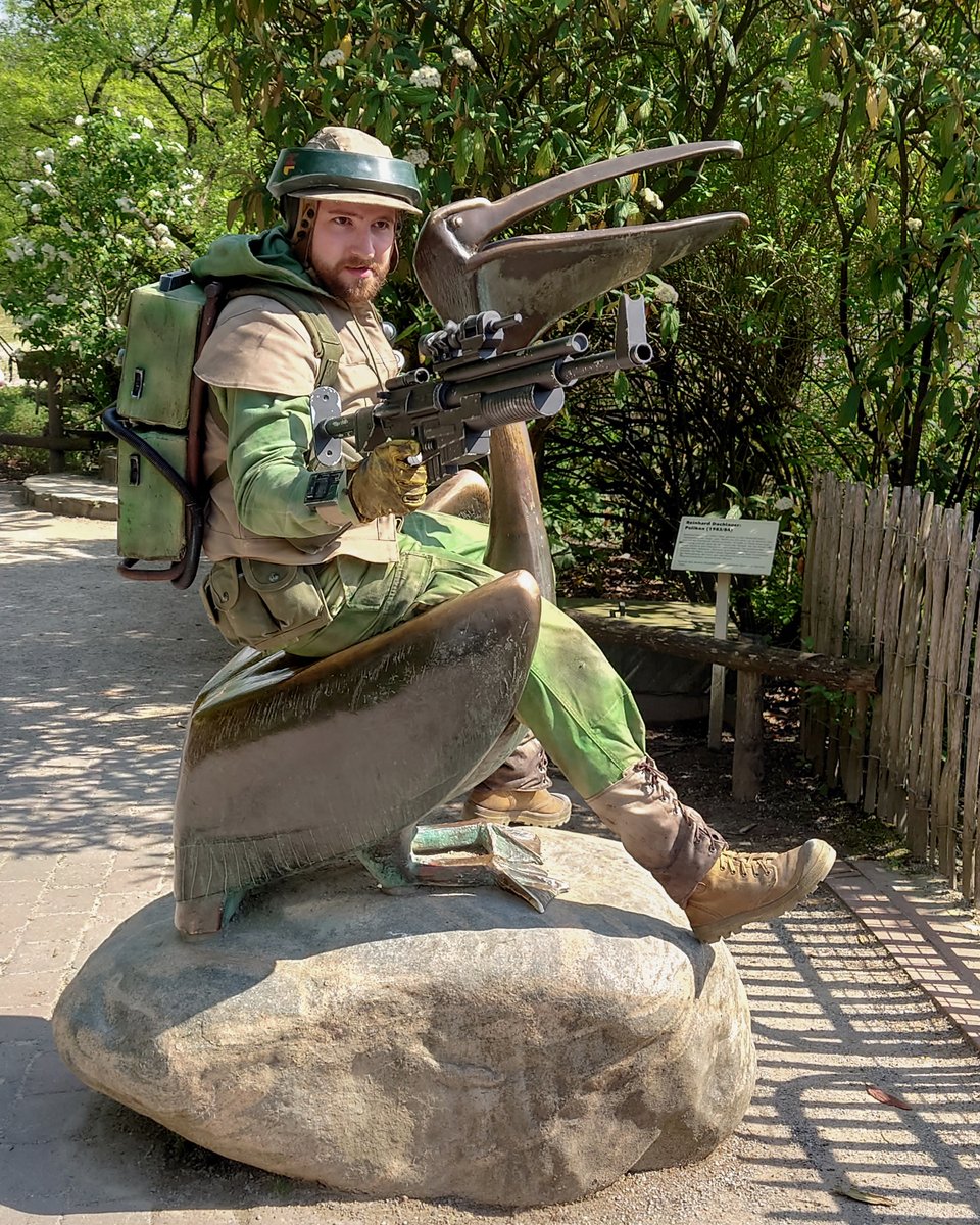 kurisuuu48's tweet photo. Testing out new ways of transportation for the rebels :D It's better than a bantha!
#starwars #returnofthejedi #endor #rebel #cosplay #costume #group #fun #soldier #trooper #rebelalliance #empire #photo #pathfinder #germanbaseyavin #battlefront #scifi #gby #rebellegion #rl https://t.co/1KK2qtQFY6