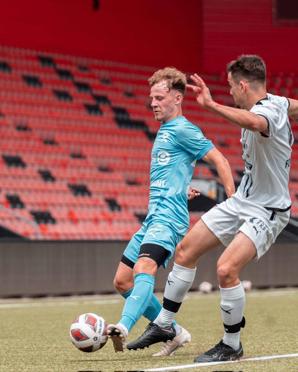 XamaxFCS_DE's tweet photo. Neuchâtel Xamax besiegt den FC Portalban-Gletterens dank je zwei Treffern von Campos und Chagas (im Test) mit 4:0.
Zum Matchbericht 👉 https://t.co/HbYPaLvjwG
#SangRougeNoir #AllezXamax https://t.co/BB8N2o5mXH