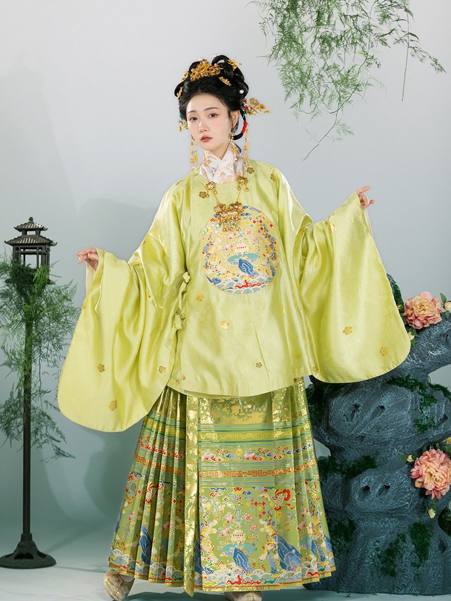 Beautiful_Hanfu's tweet photo. 明制汉服 
Hanfu of Ming Dynasty style 

#ChineseCostume #中国风 #中華風
 #Chinese_style #hanfu_challenge
#汉服 #漢服 #한푸 #hanfu https://t.co/LKuFgPLW5l