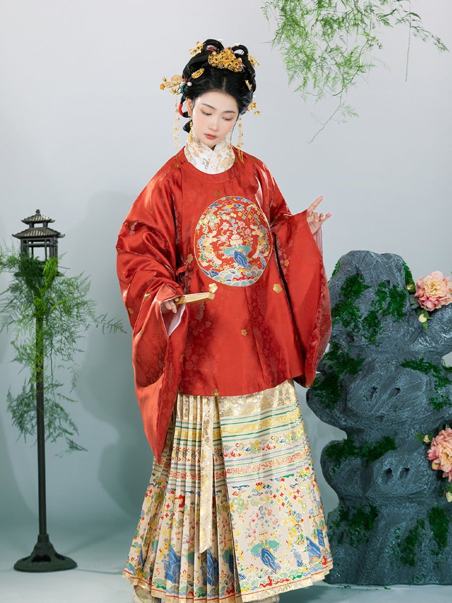 Beautiful_Hanfu's tweet photo. 明制汉服 
Hanfu of Ming Dynasty style 

#ChineseCostume #中国风 #中華風
 #Chinese_style #hanfu_challenge
#汉服 #漢服 #한푸 #hanfu https://t.co/LKuFgPLW5l