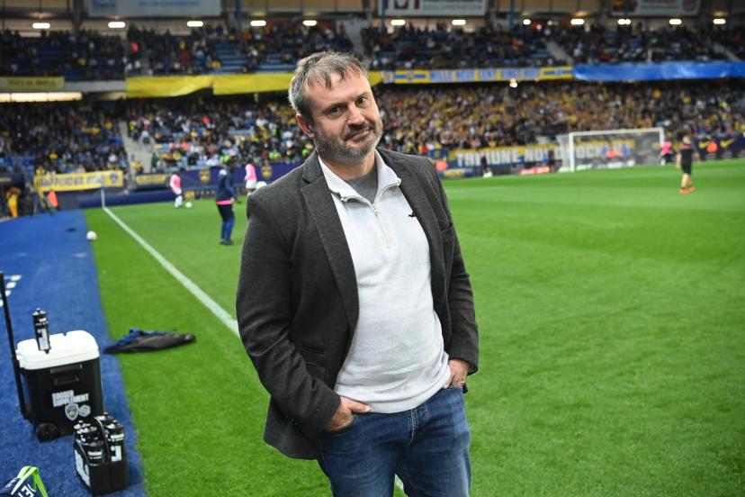 FlashcodeYT's tweet image. Sochaux rétrogradé en National par la DNCG mercredi, le club franc-comtois doit rapidement trouver 22 M€ pour renflouer ses caisses. Sans quoi la menace du dépôt de bilan deviendra une réalité.
