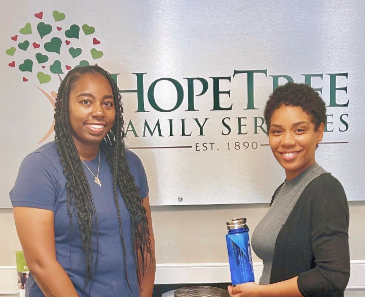 HopeTreeFS's tweet image. Déjené, Foster Parent Recruiter, had the pleasure of meeting with Teela of @UHC yesterday, where they generously gifted water bottles to be distributed as gifts to our foster parents. Thank you all so much!