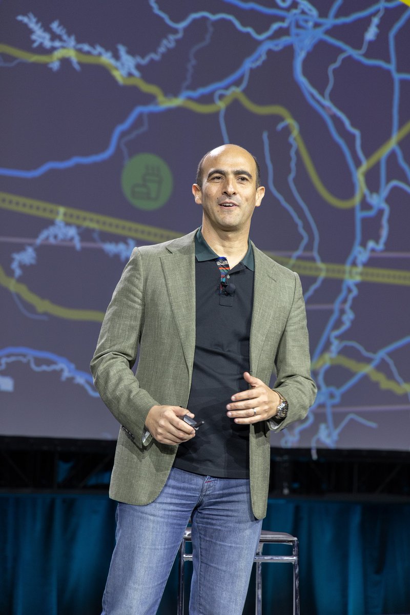 "#Technology vendors should focus on Outcome versus Output. #Innovation value like #AI should be recognized with early phases of deployments &amp; not be managed as follow up projects." - <a href="/Afhelmy/">Ahmed Helmy</a>, Global Vice President, Avaya Experience Platform Product Management #AvayaENGAGE #CX