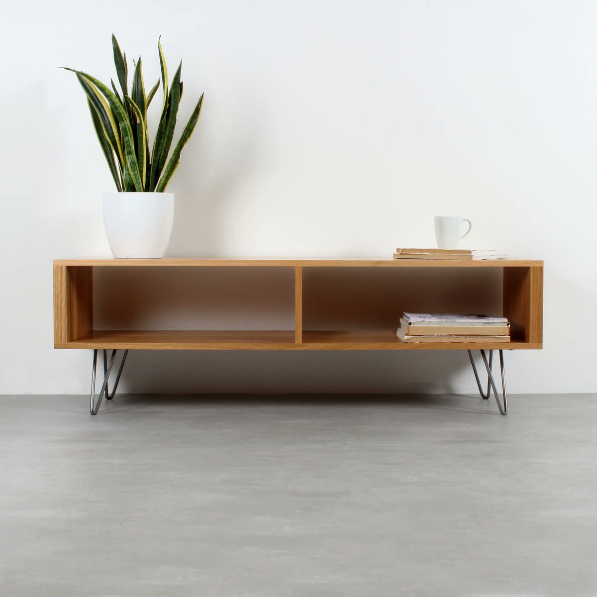 HENLEY
Coffee Table on Mid Century Hairpin Legs.
buff.ly/3gNKarv 
#coffeetable #bespokecoffeetable #coffeetabledecor #coffeetables #midcenturymodern #midcenturydesign #livingroom