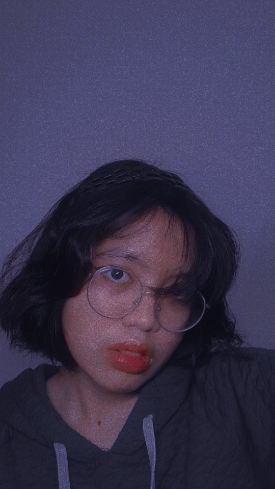 HaruAims's tweet photo. Its short hair era, my hair is going through a lot this year shshhs #LapisTwtSelfieDay https://t.co/YnoseztuRQ