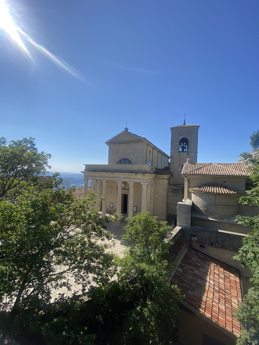 Quite the conference location! 🇸🇲 Thank you <a href="/EDAdyslexia/">EDA</a> for allowing me to present my PhD findings. Really enjoyed all of the discussions and presentations. Until next year!