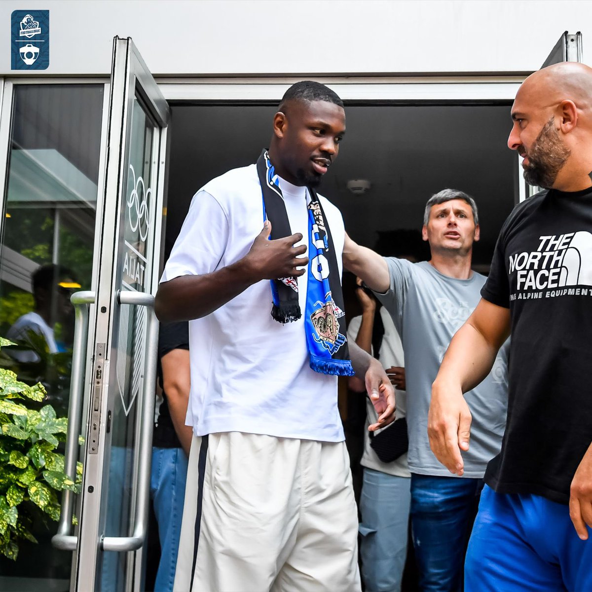 Marcus Thuram trépigne d'impatience à l'idée de fouler la pelouse de San Siro 💬 :

« Je ne peux pas imaginer l’émotion que je ressentirai quand je serai dans le stade avec tous les fans. J’ai regardé des vidéos sur YouTube pour comprendre comment se jouent les matches à San