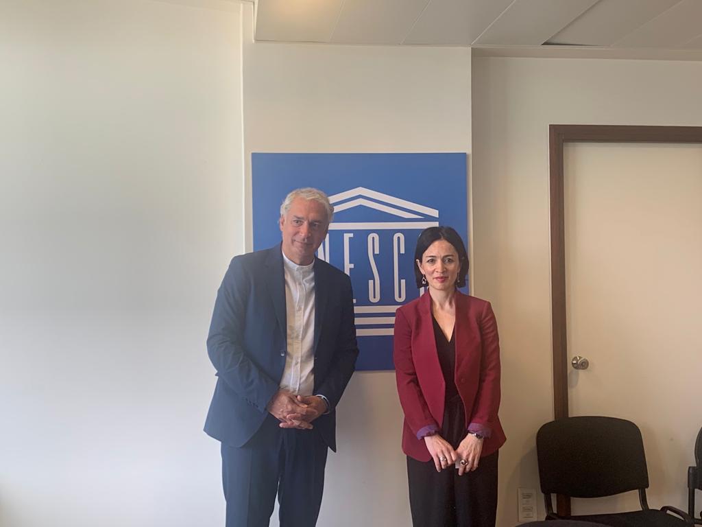 ArmDl21's tweet photo. 🇦🇲🇺🇳  Lors de la visite de Mme Zhanna Andreasyan, Ministre de @minESCSarm à l'#UNESCO,  très constructifs échanges avec Mme Stefania Giannini, Sous-Directrice générale pour l'#éducation, et M. Ernesto Ottone, Sous-Directeur général pour la #culture. https://t.co/dGVtozwUmD