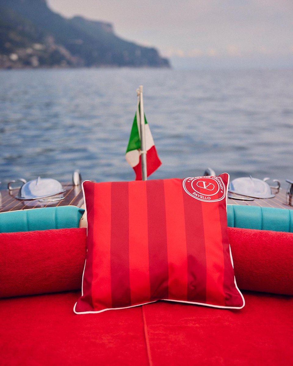 Valentino unveils #ValentinoEscape Summer 2023 'take over' in Ravello on the Amalfi Coast

#Valentino #MaisonValentino #luxuryfashion #fashion #luxurylifestyle #luxurypopup #takeover #PalazzoAvino #Ravello #Amalfi #AmalfiCoast @MaisonValentino