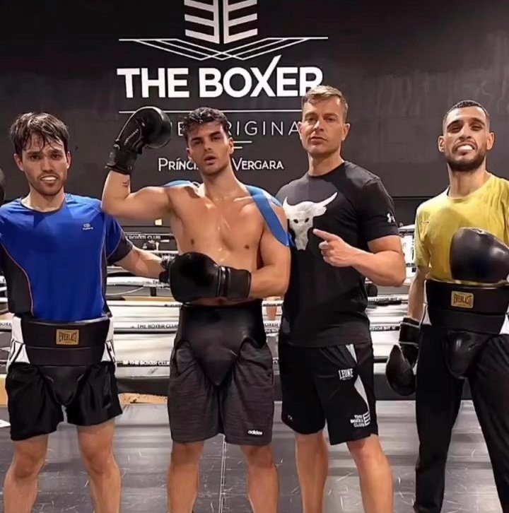 Oricy_'s tweet photo. Hoy más que nunca #TeamAbraham 🥊❤️
@AbrahamMateo https://t.co/wXxDTJfRBc