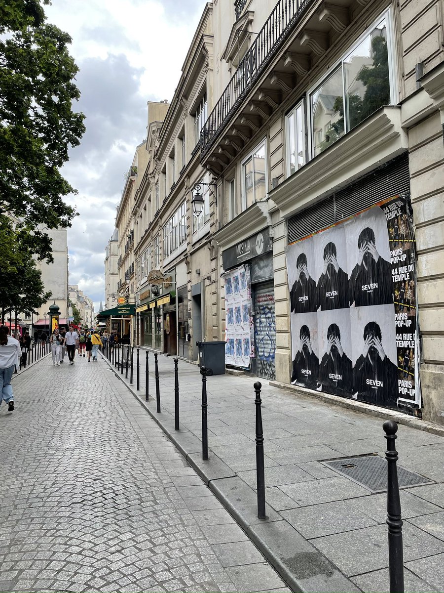 JJK_Times's tweet photo. Jungkook ‘Seven’ promotional posters in Paris, France (via ©ab_jk_ba)

📍16 rue Saint-Denis, Paris
#Jungkook #Seven https://t.co/ppEtRcWMz4