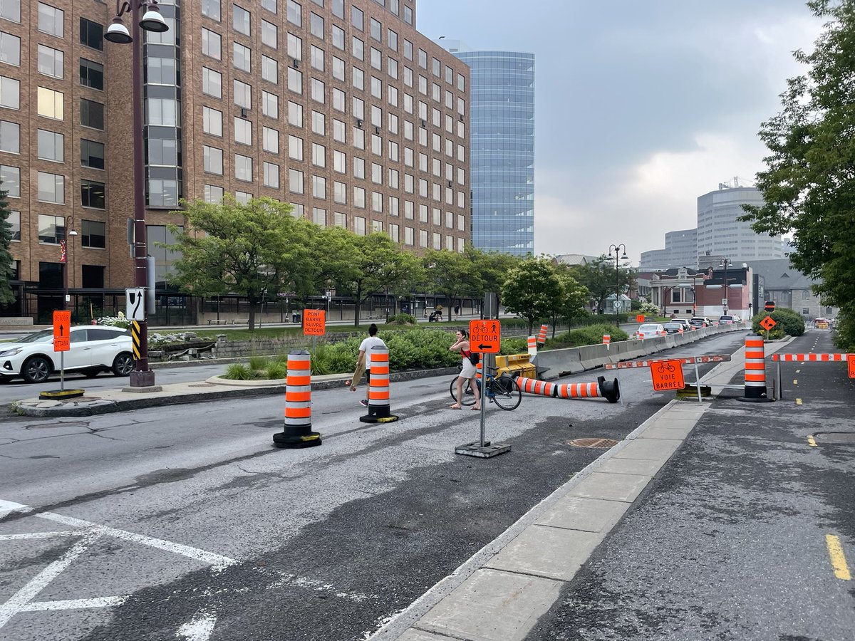 BlazerMack's tweet photo. ⚠️ Walking to #CanadaDay activities in the Capital? Careful crossing Alex-Taché in Hull as officials have created a dangerous situation detouring pedestrians at unprotected crossing at Prom.d.Portage. @NCC_CCN @ville_gatineau @BelisleFrance 😱#ottawa #gatineau https://t.co/u7nPWPEzCZ