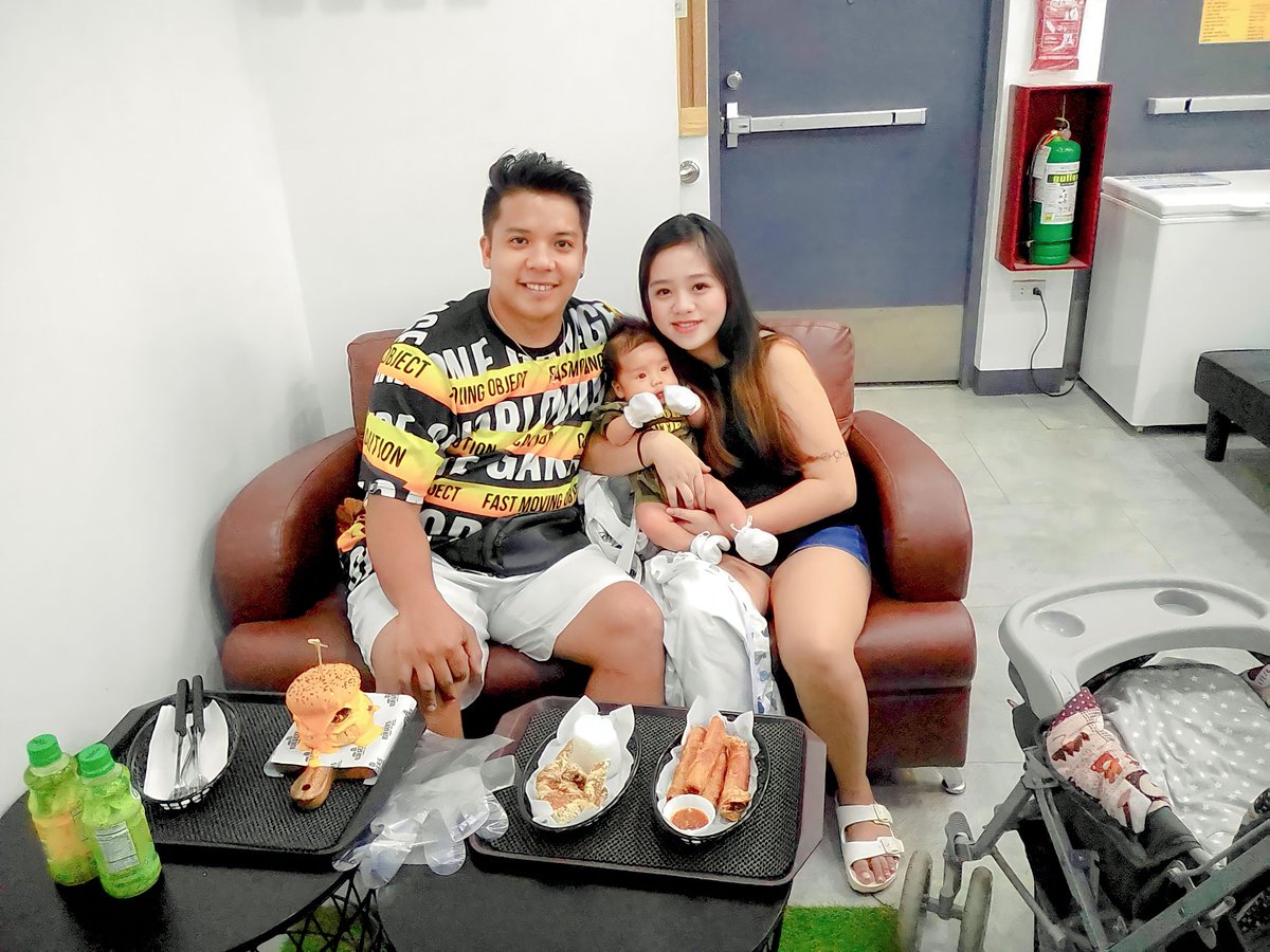 beemapee's tweet photo. 2 years with a plus one 💚 https://t.co/S3gJMwkjwu